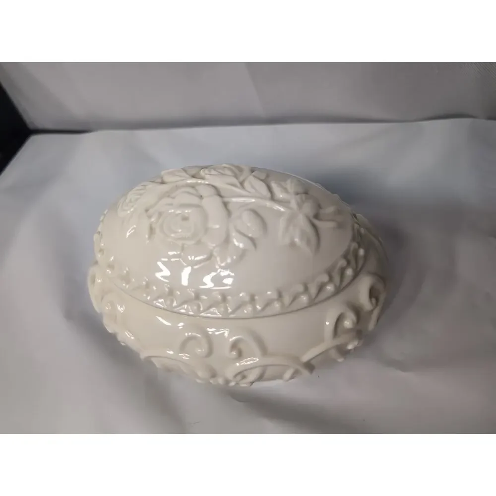 Lenox Beautiful Dreamer Rose Jewelry Box Embossed Oval Ivory Color Porcelain
